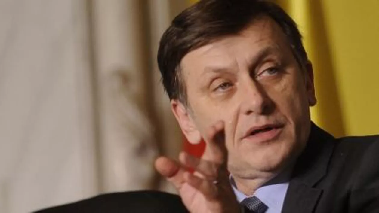Crin Antonescu nu doreşte renunţarea la mandatul de 5 ani pentru preşedinte la modificarea Constituţiei