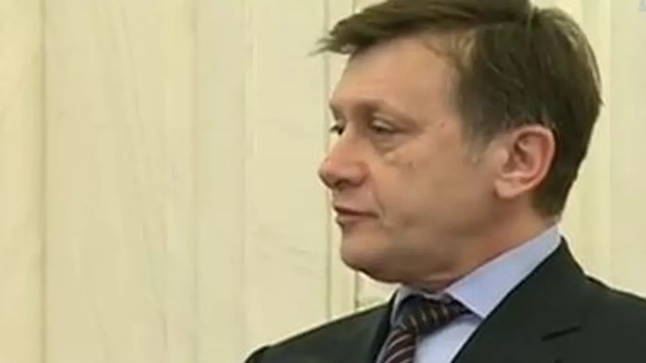 Crin Antonescu: Nu s-a pus problema demiterii lui Radu Stroe sau a excluderii lui Călin Popescu Tăriceanu