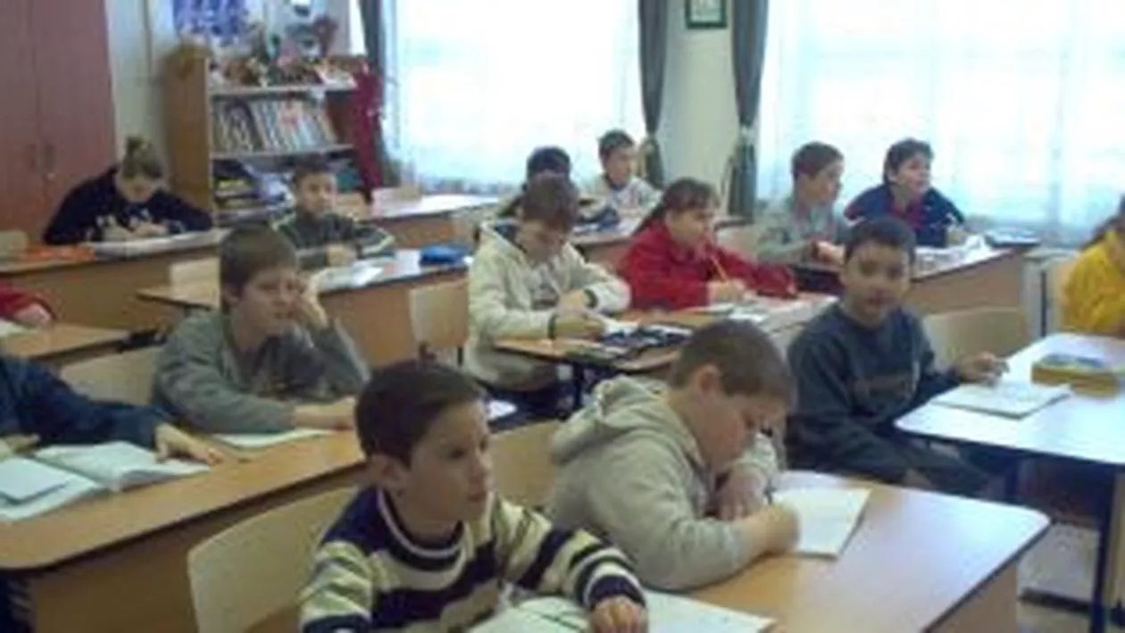 Incendiu la o școală din Vaslui: Elevii au fost evacuați