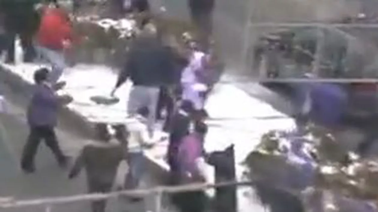 Bătaie electorală la Slatina între membri PPDD și persoane necunoscute: Un cameraman OTV a fost rănit (VIDEO)