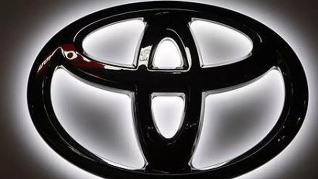Toyota recheamă în service peste 1,1 milioane de maşini