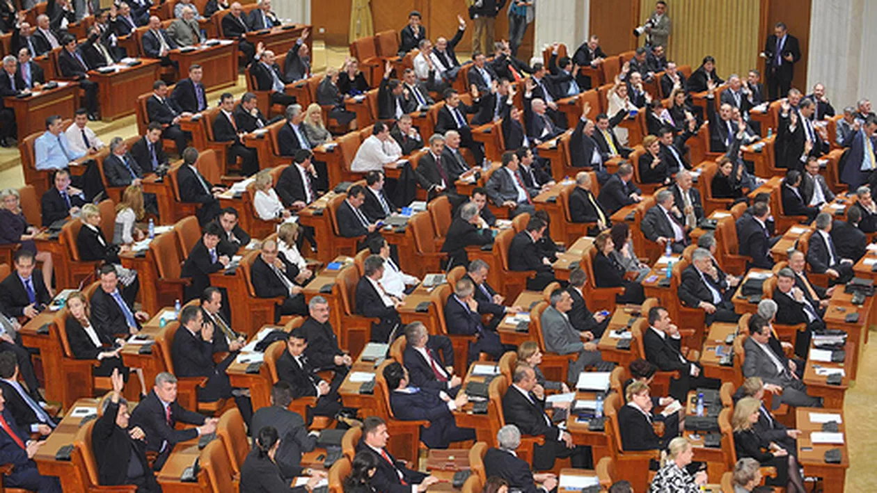 Camera Deputaților a cumpărat 500 de insigne pentru actuala legislatură, în valoare de 31.000 de lei