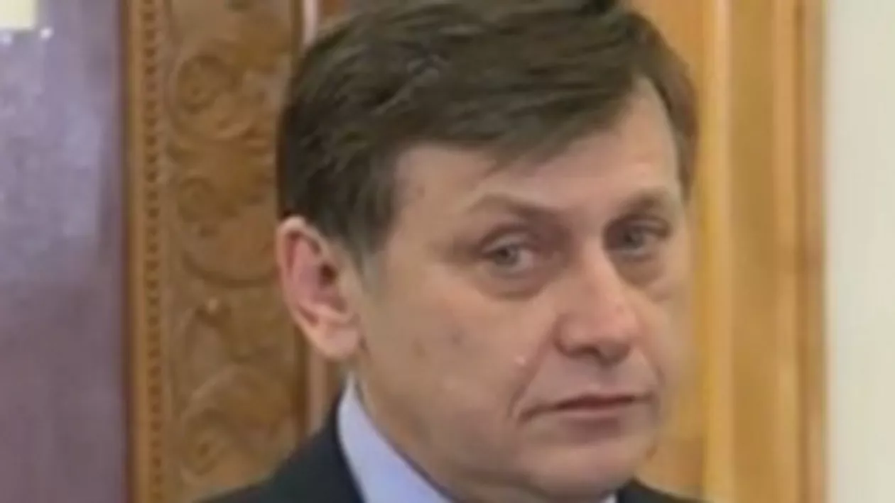 Crin Antonescu, despre reexaminarea statutului parlamentarilor: Un nou episod populist din partea președintelui
