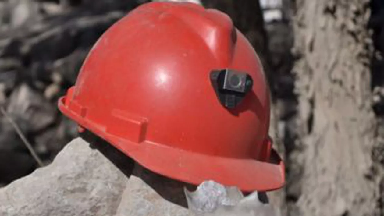 Suceava: Miner rănit de un bolovan desprins din tavanul galeriei