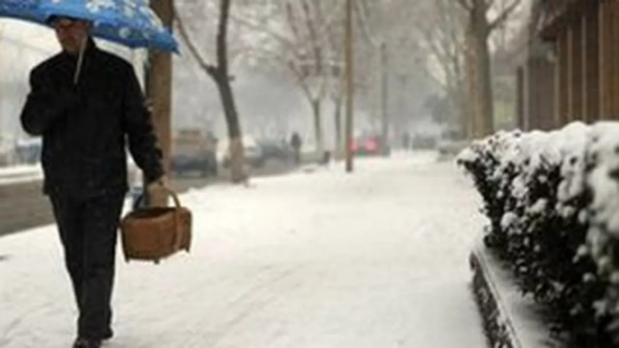 Meteorologii anunţă că vineri va ninge în Transilvania, Oltenia şi nordul Moldovei