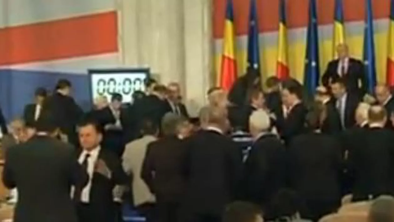 PDL contestă bugetul pe 2013 la Curtea Constituțională, acuzând modul de dezbatere şi adoptare