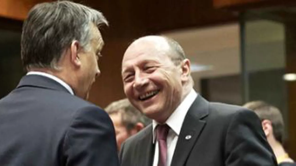 Președintele Băsescu și premierul ungar Orban, surprinși în două fotografii oficiale de la lucrările Consiliului European