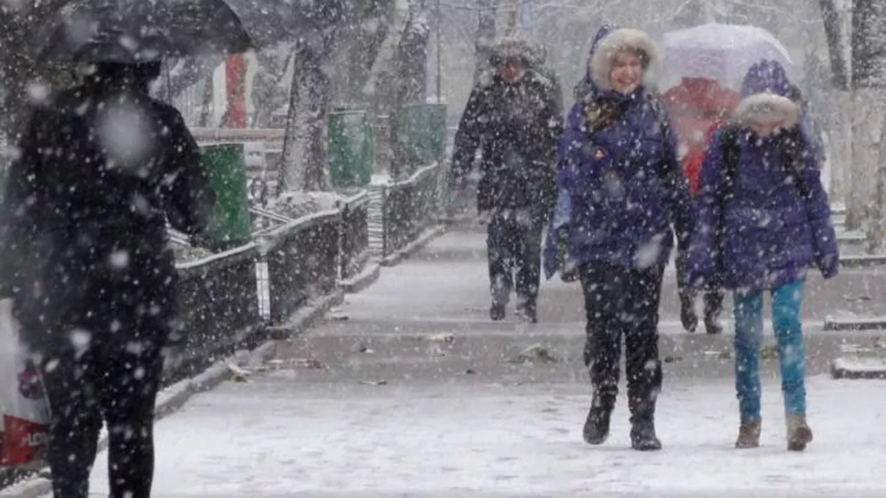 Avertizare meteo de ninsori abundente pentru toată țara, începând de duminică