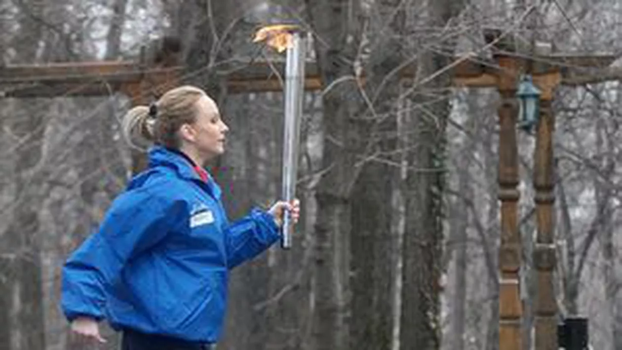 Torța olimpică a Festivalului Olimpic al Tineretului European a plecat spre Brașov