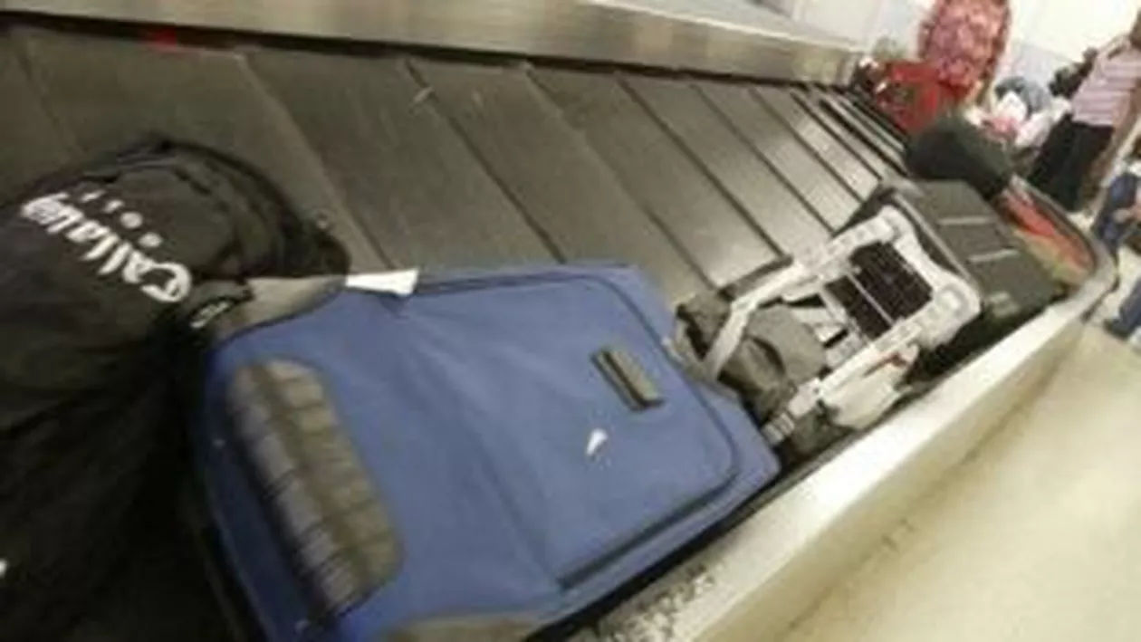 Percheziţii la persoane suspectate că au furat din bagajele pasagerilor din Aeroportul 'Henri Coandă'