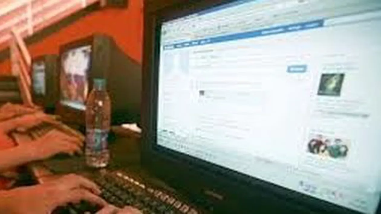 Elevă de 15 ani din Gherla, tăiată pe față de un bărbat pe care îl cunoscuse pe Facebook