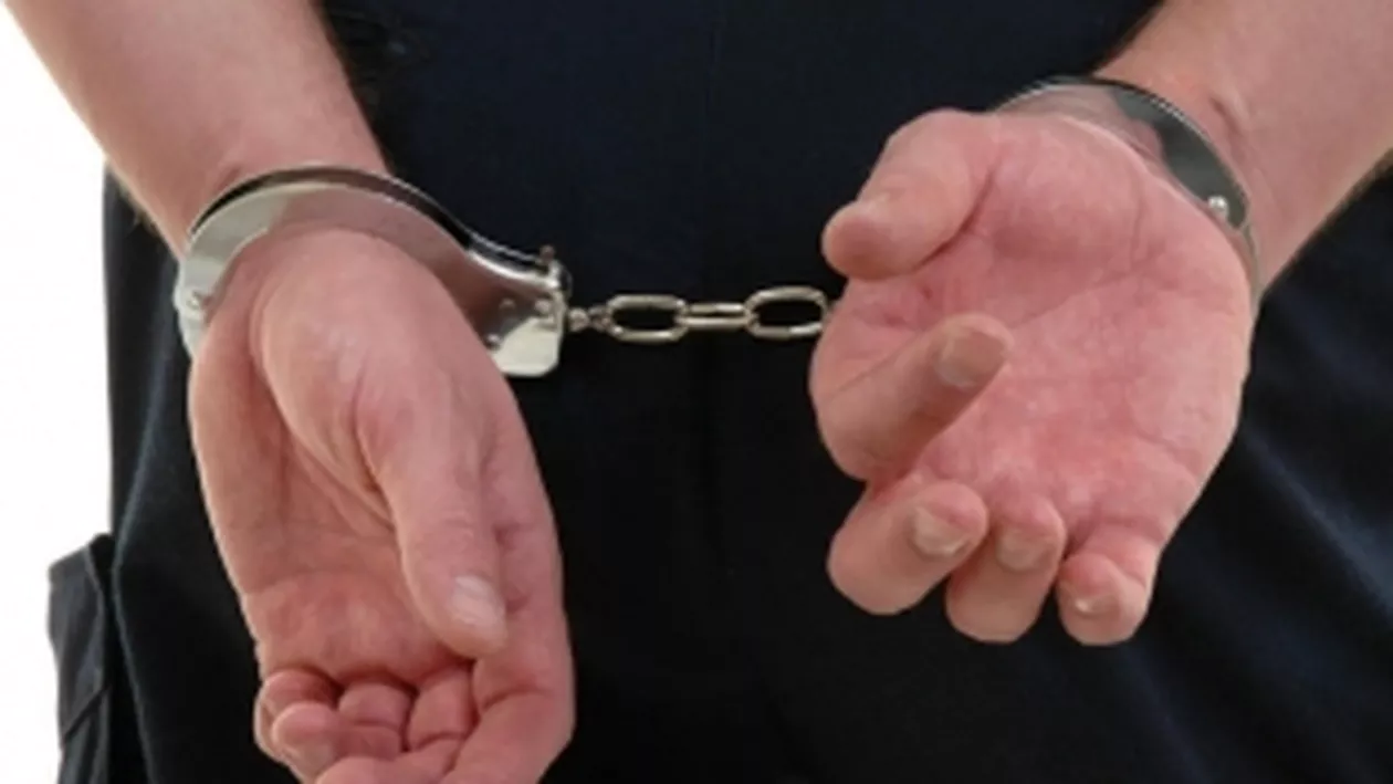 Furt la Tribunal: Un bărbat a încercat să "subtilizeze" un portofel chiar în sala de judecată