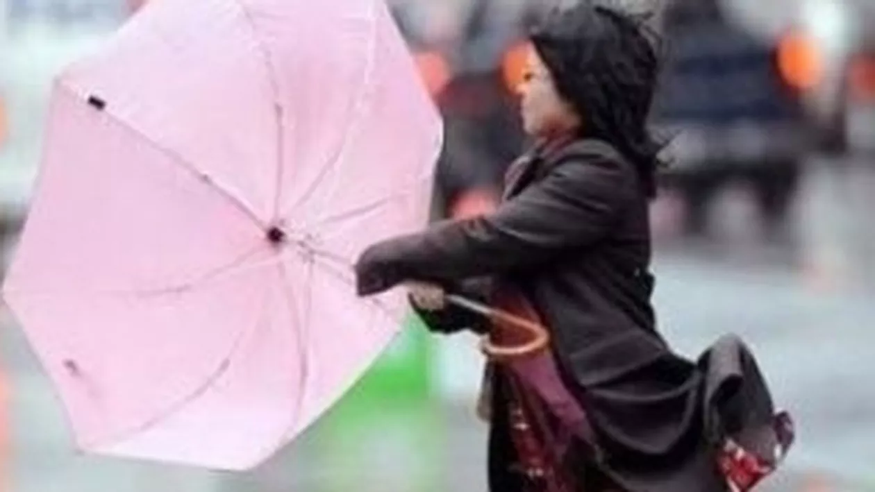 Avertizare de Cod galben de vânt valabilă de sâmbătă, ora 10.00, până luni, ora 6.00