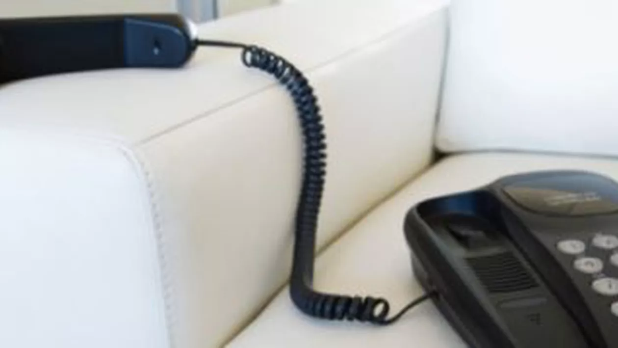 O fetiță de 9 ani, terorizată de reprezentanții băncii de la care mama sa luase un credit