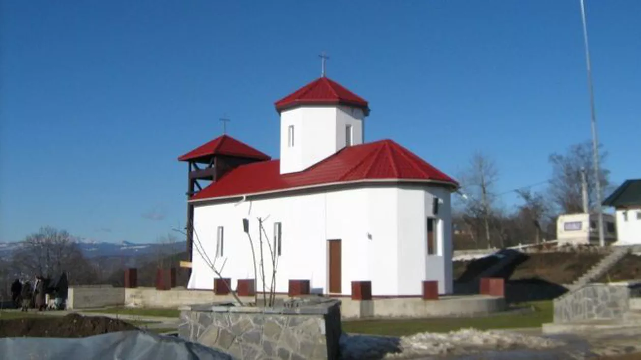 Mănăstirea Cornu din județul Prahova, aproape să se prăbușească din cauza despăduririlor tot mai dese din zonă