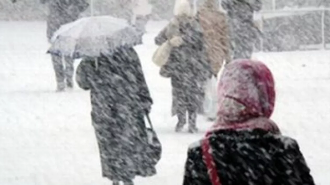 ANM: Va ninge în toată ţara, inclusiv în București, până miercuri seară