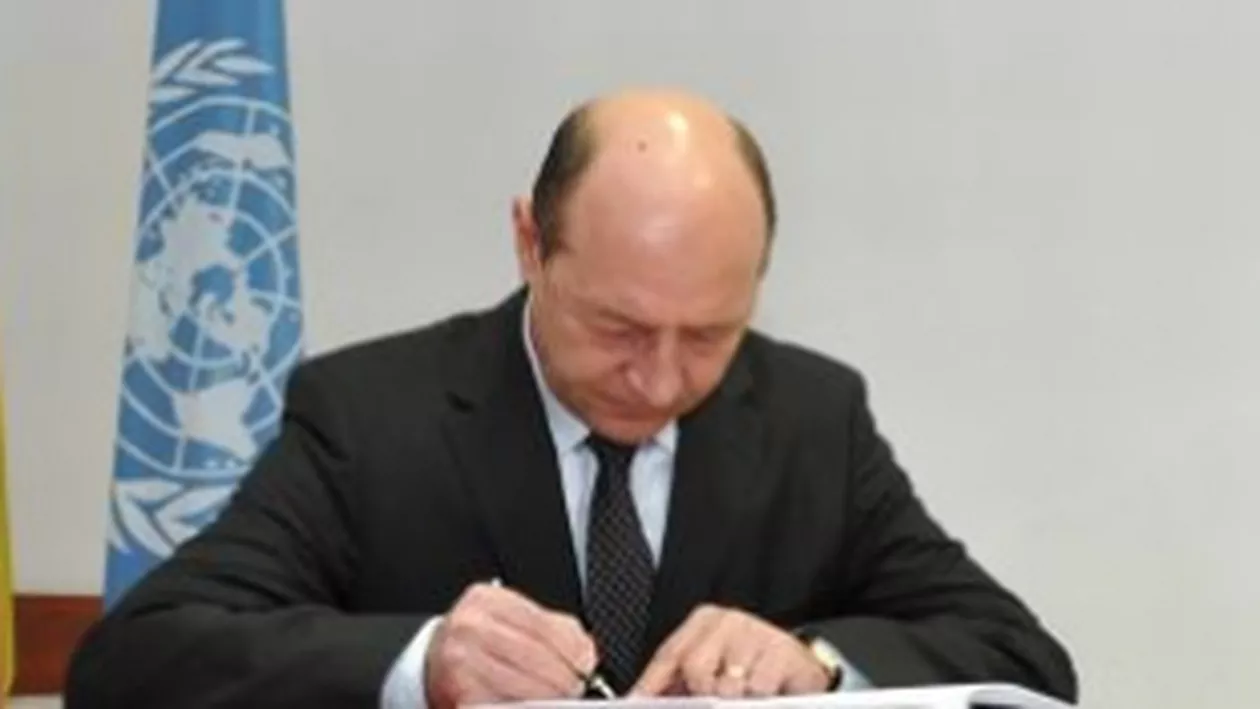 Traian Băsescu a semnat decretele privind demisia Monei Pivniceru de la Justiţie şi preluarea interimatului de către Victor Ponta