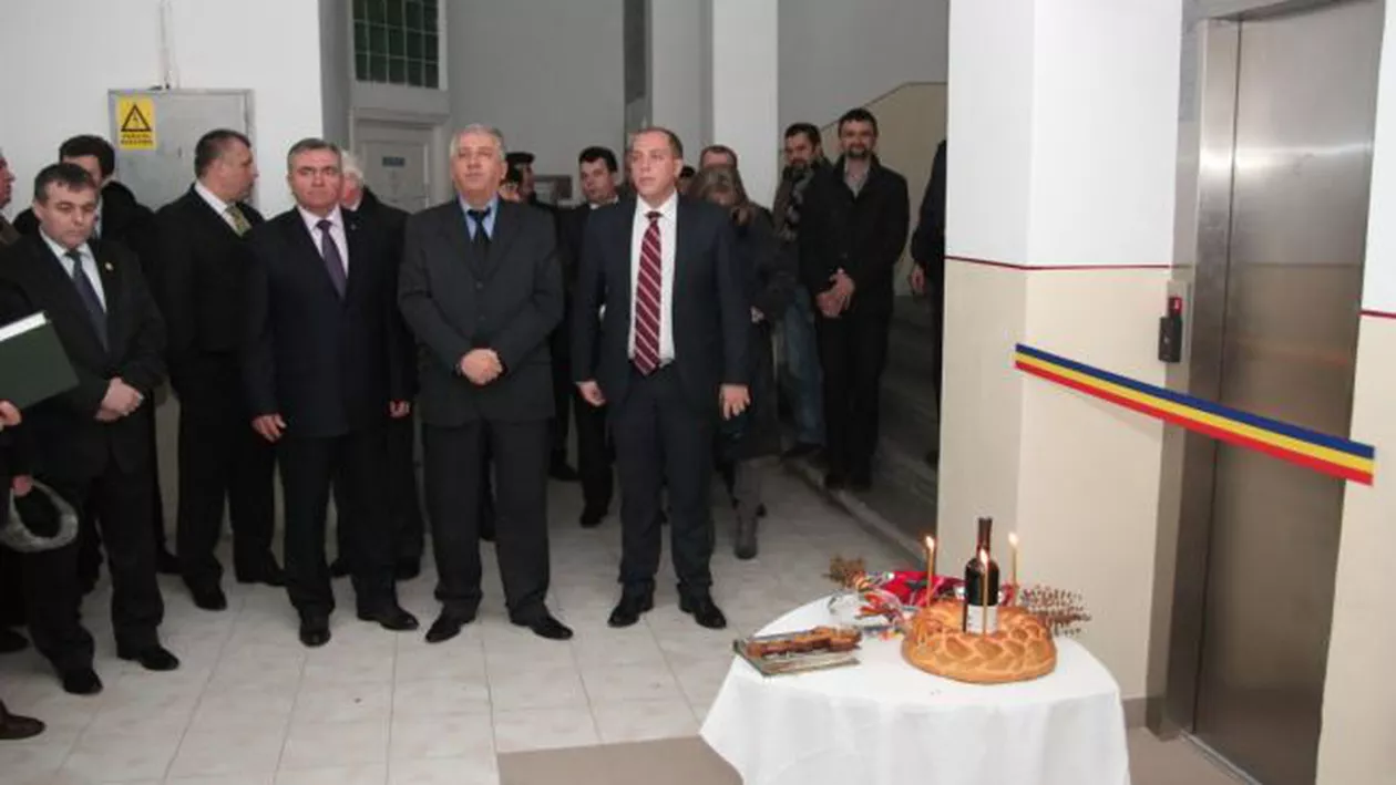 Record de oficialități la lansarea unui lift în Gura Humorului: 3 deputați, un senator, un prefect, un președinte de Consiliu Județean și mai mulți primari (FOTO)