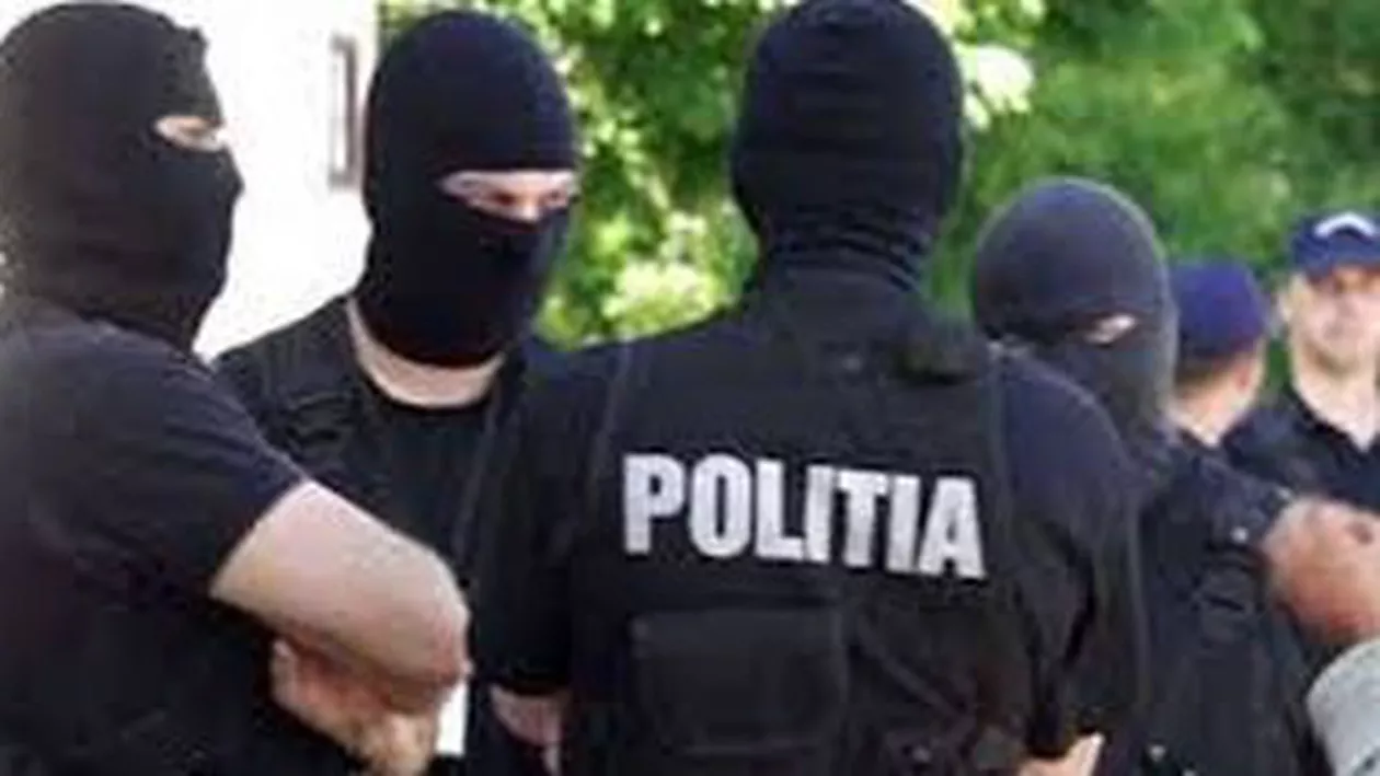 Noi percheziții în dosarul bancherilor: Polițiștii au descins la palatelor romilor din Sintești, dar și în alte cinci județe