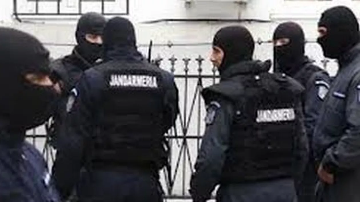 Călăraşi: Alte 13 persoane reţinute în dosarul fraudelor bancare cu un prejudiciu de 15 milioane de euro