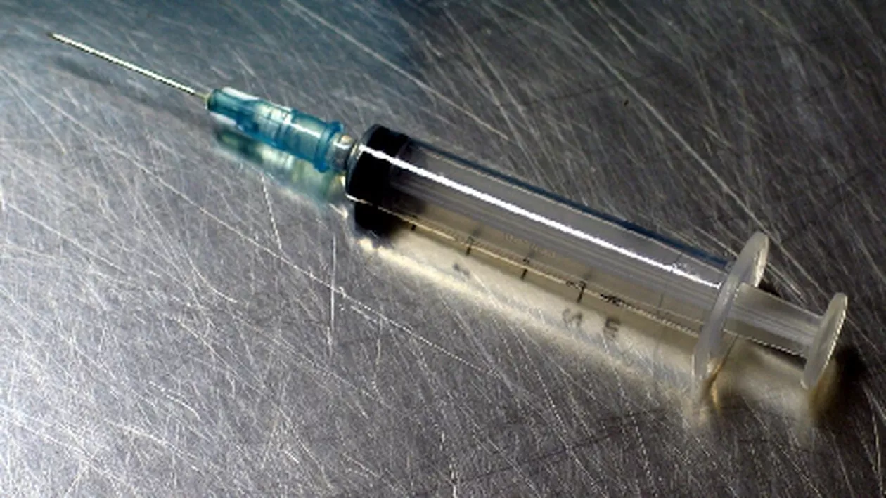 Un tânăr din Suceava s-a sinucis injectându-și soluție de spălat geamuri în venă