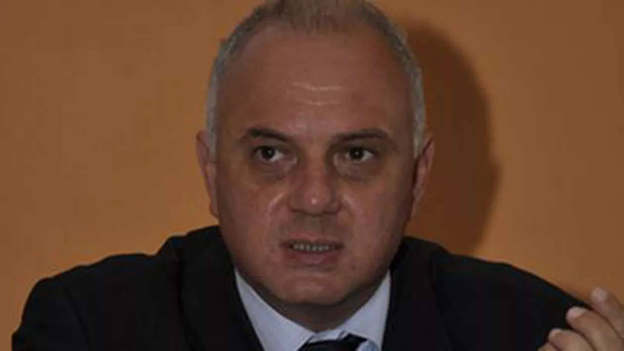 Fostul director general al AMPOSM, Adrian Mîndroiu, reținut pentru corupție