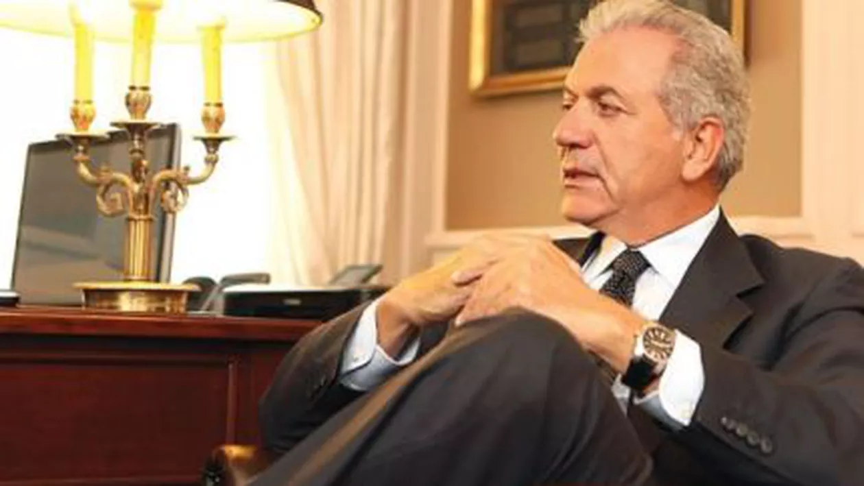 Ministrul grec de Externe, sunat de soție în timpul unei conferințe de presă cu Titus Corlățean