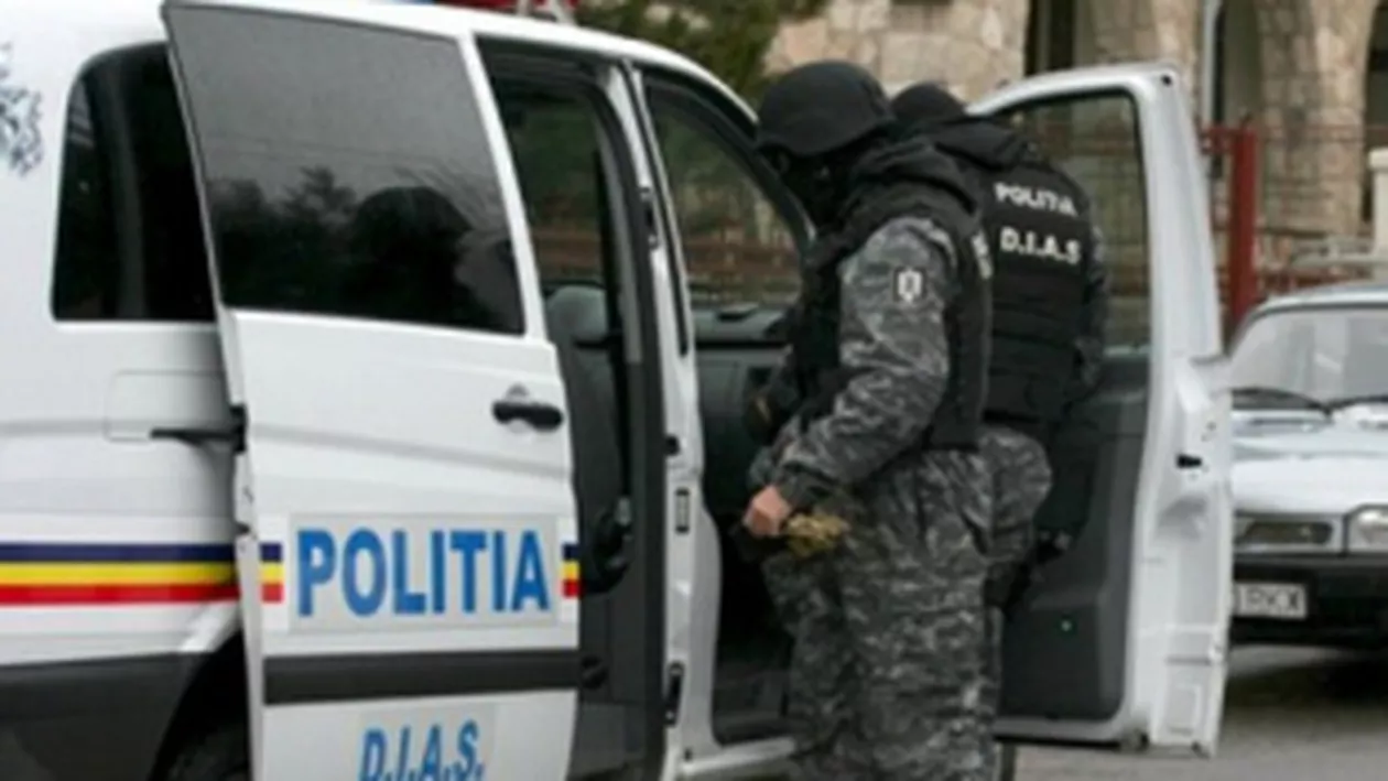 București: Percheziții la persoane suspecte de contrabandă cu țigări și evaziune fiscală