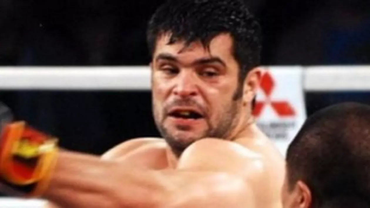K-1: Românul Daniel Ghiță, învins prin KO de Gokhan Saki