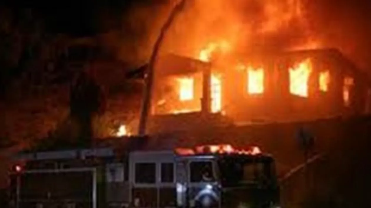 Suceava: Un incendiu a distrus o haltă CFR