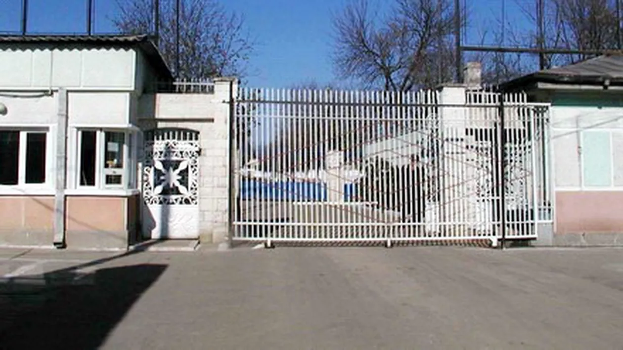 Un deținut de la Penitenciarul Poarta Albă a fost înjunghiat de un gardian