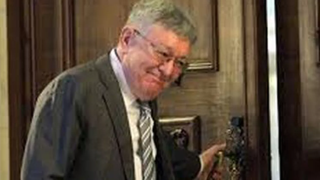 DNA: Corneliu Dobriţoiu, urmărit penal pentru participaţie improprie la abuz în serviciu