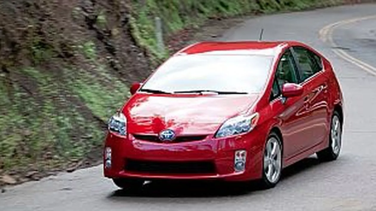 Premieră pentru Toyota: Producătorul japonez a vândut, în 2012, peste un milion de hibride