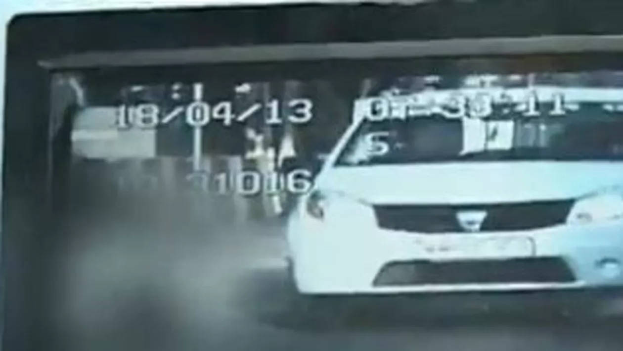 Accident rutier în Baia Mare, surprins cu camera radar de pe mașina poliției (VIDEO)