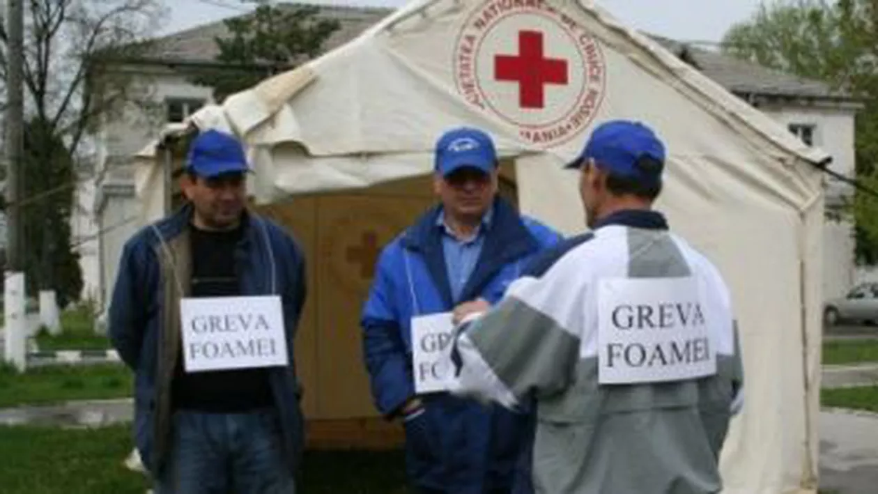 Râmnicu Vâlcea: Alți șase angajați de la Uzinele Sodice Govora au intrat în greva foamei