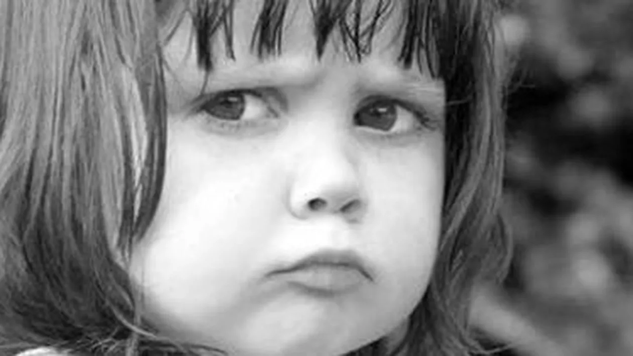 Petrila: Un tânăr care a violat o fetiță de 5 ani, căutat de poliție