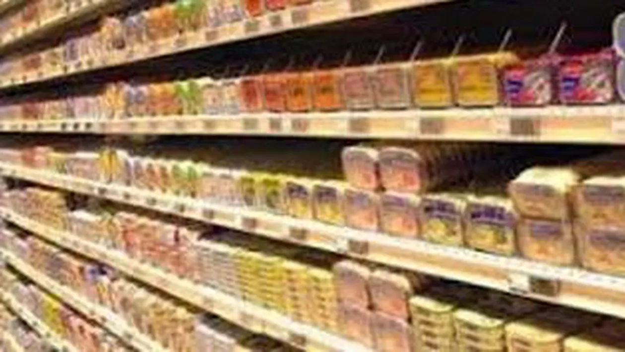 Surpriză în conserva unui gălățean: A descoperit un vierme printre fasole și costiță