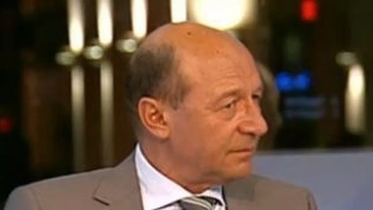 Traian Băsescu l-a decorat cu "Steaua României" pe Lucian Pahonțu, șeful SPP