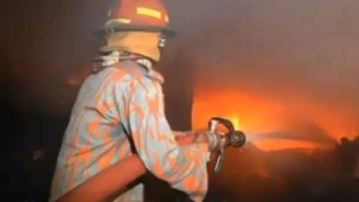 București: Un apartament din Sectorul 6 a fost mistuit de un incendiu în prima zi de Paște