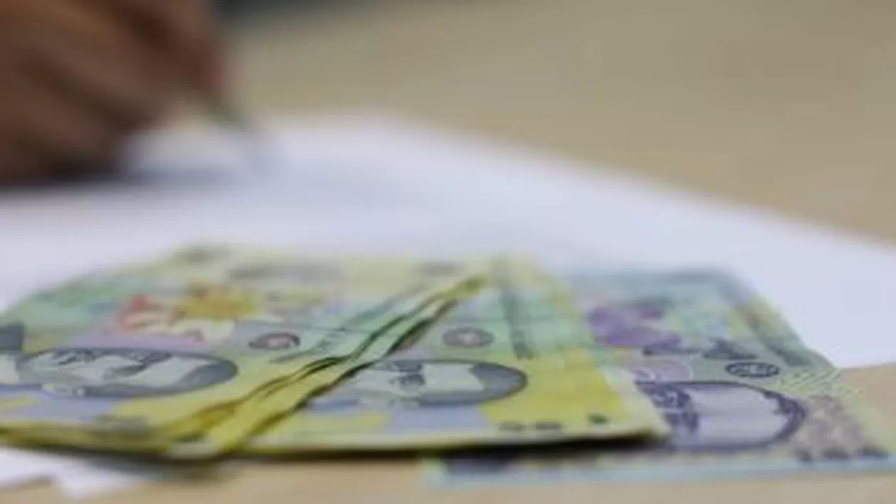 Reșița: Un medic a fost prins în timp ce lua 200 euro mită de la un pacient pentru o operație