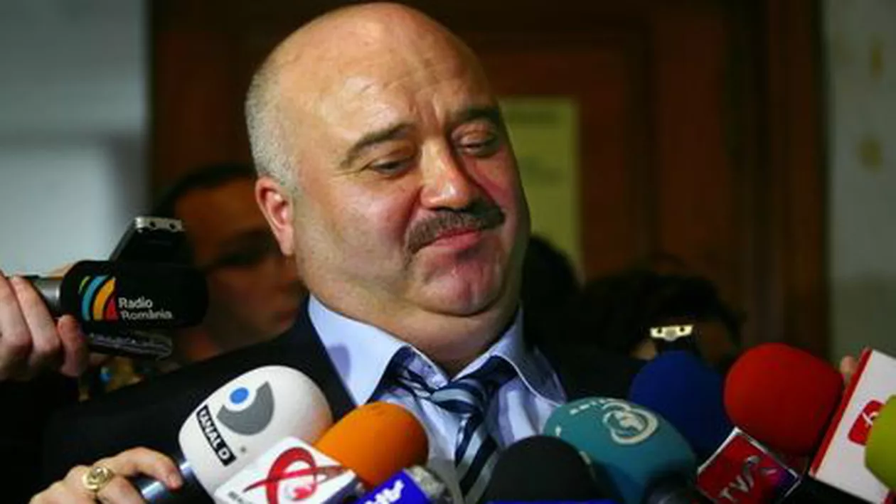 Președintele Traian Băsescu i-a retras decorația de cavaler fostului senator Cătălin Voicu