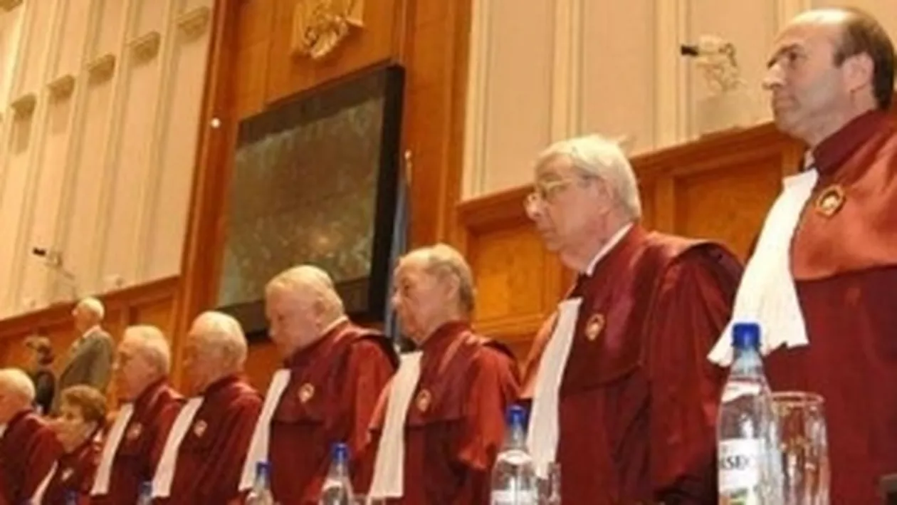 CC a respins sesizarea PDL: Legea privind restituirea proprietăților este constituțională