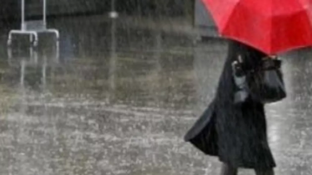 Cod galben de ploi și descărcări electrice în București