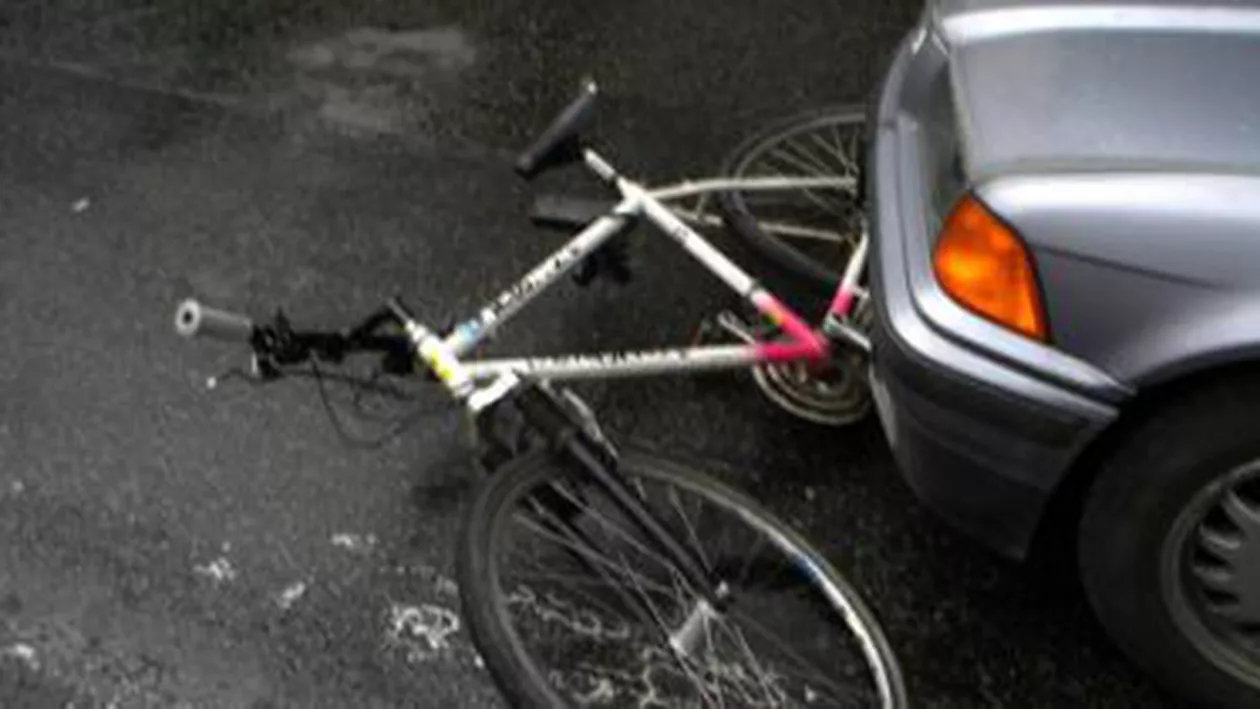 Un copil de 12 a fost accidentat mortal pe un drum județean din Bacău