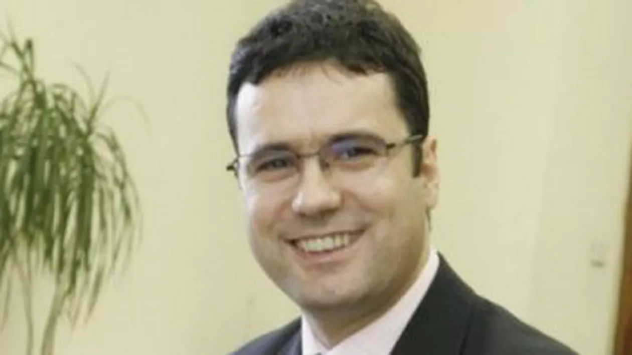 Remus Pricopie: Potrivit calendarului, schimbarea manualelor este prevăzută să se încheie în 2017