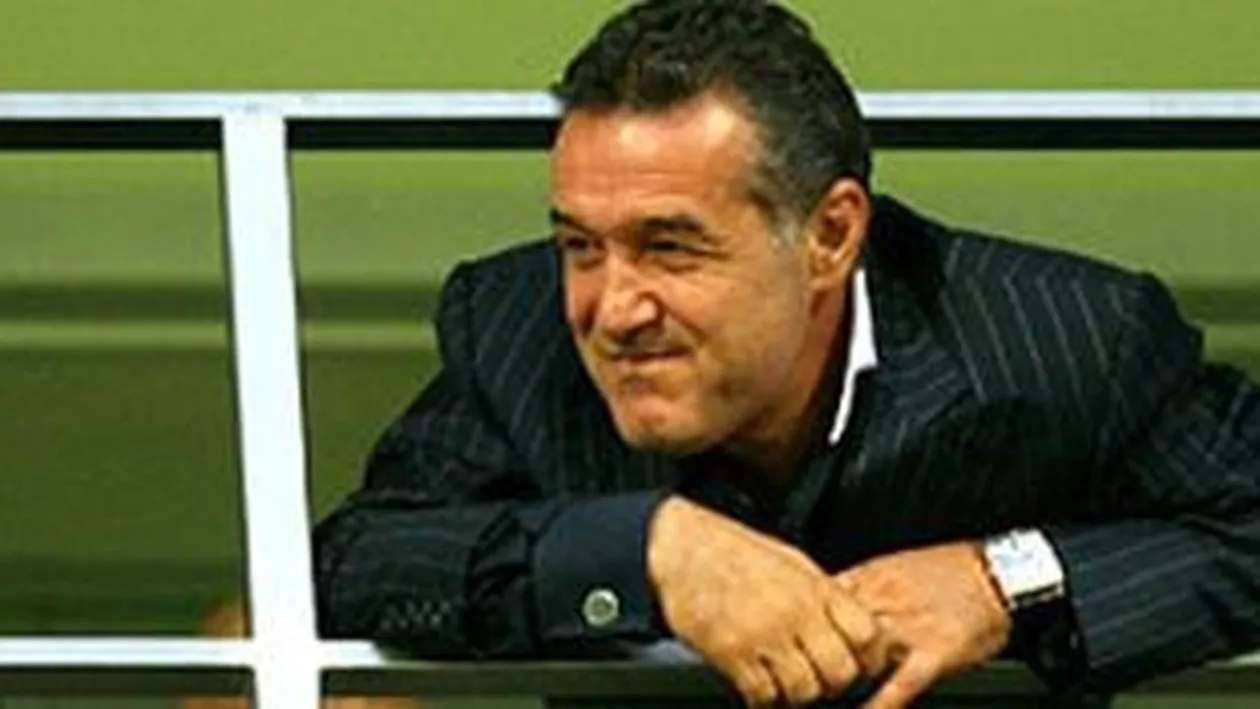 Gigi Becali a primit un televizor și sacoșe cu produse la închisoare: Omul de afaceri, vizitat de familie