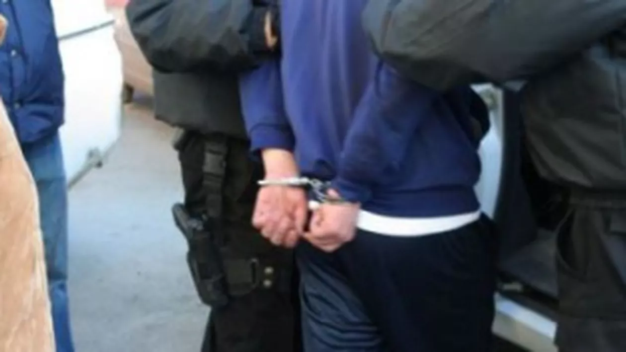 Trei poliţişti de la BCCO Constanţa, arestaţi după ce ar fi bătut un anchetator sub acoperire