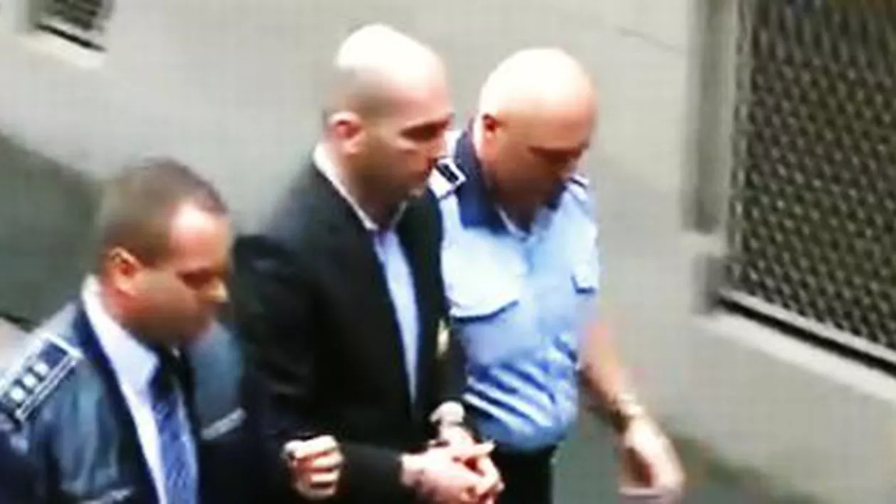 Sorin Alexandrescu, prezentat cu propunere de arestare preventivă: Şeful Antenelor, adus la mandat în cătuşe (VIDEO)