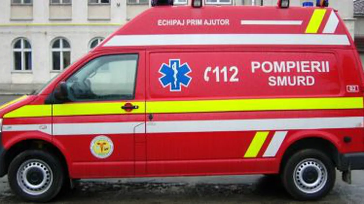 Harghita: O persoană a murit, iar alte trei au fost rănite după ce mașina în care se aflau a căzut într-o prăpastie