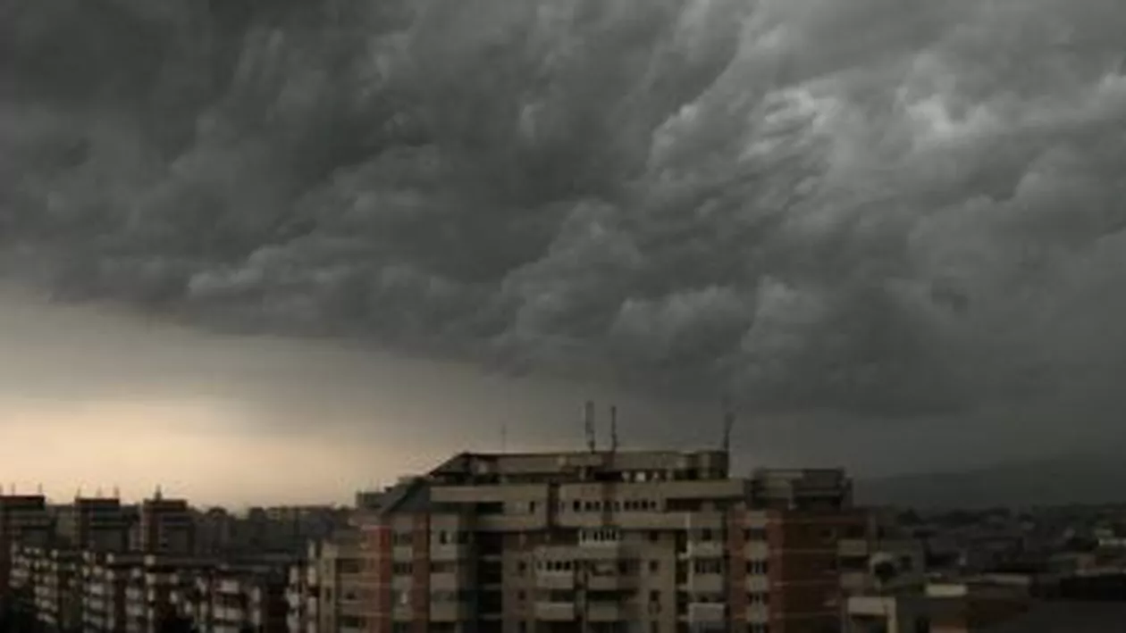 Cod galben de furtună în București și alte patru județe din țară